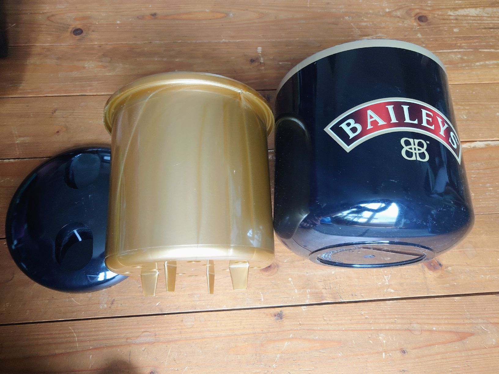 Frigoriferi & Refrigeratori: Baileys Eiswürfelbehälter, Eiskübel, Ice bucket – Usato da Winterthur venduto da Tenderizer3000 2