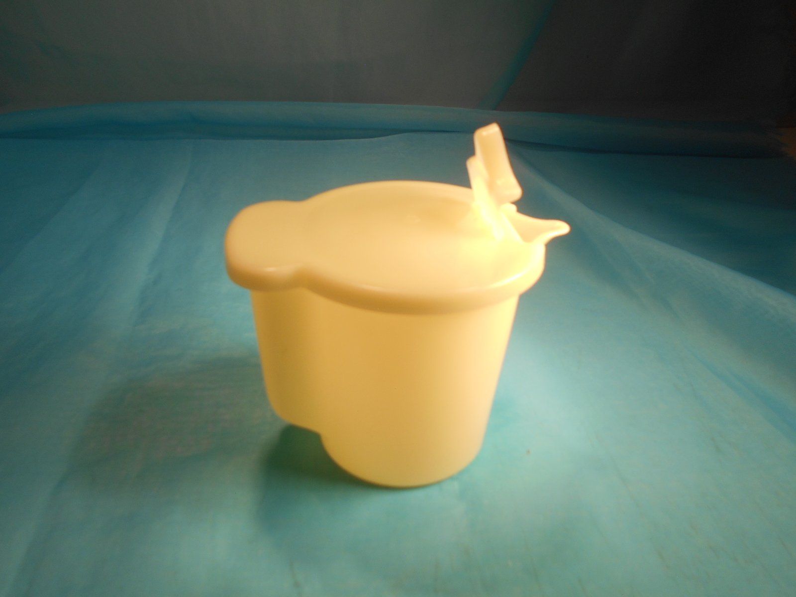Tupperware Contenitori & Simili: Tupperware Milchkännchen, Vintage, England, hellgelb – Nuovo (secondo la descrizione) da Bellach venduto da JingleCherry 2