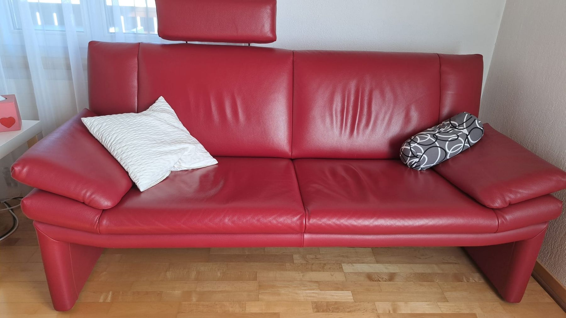 Sofas: 3er-Echtledersofa rot – Gebraucht aus Thayngen von lisafuchs95