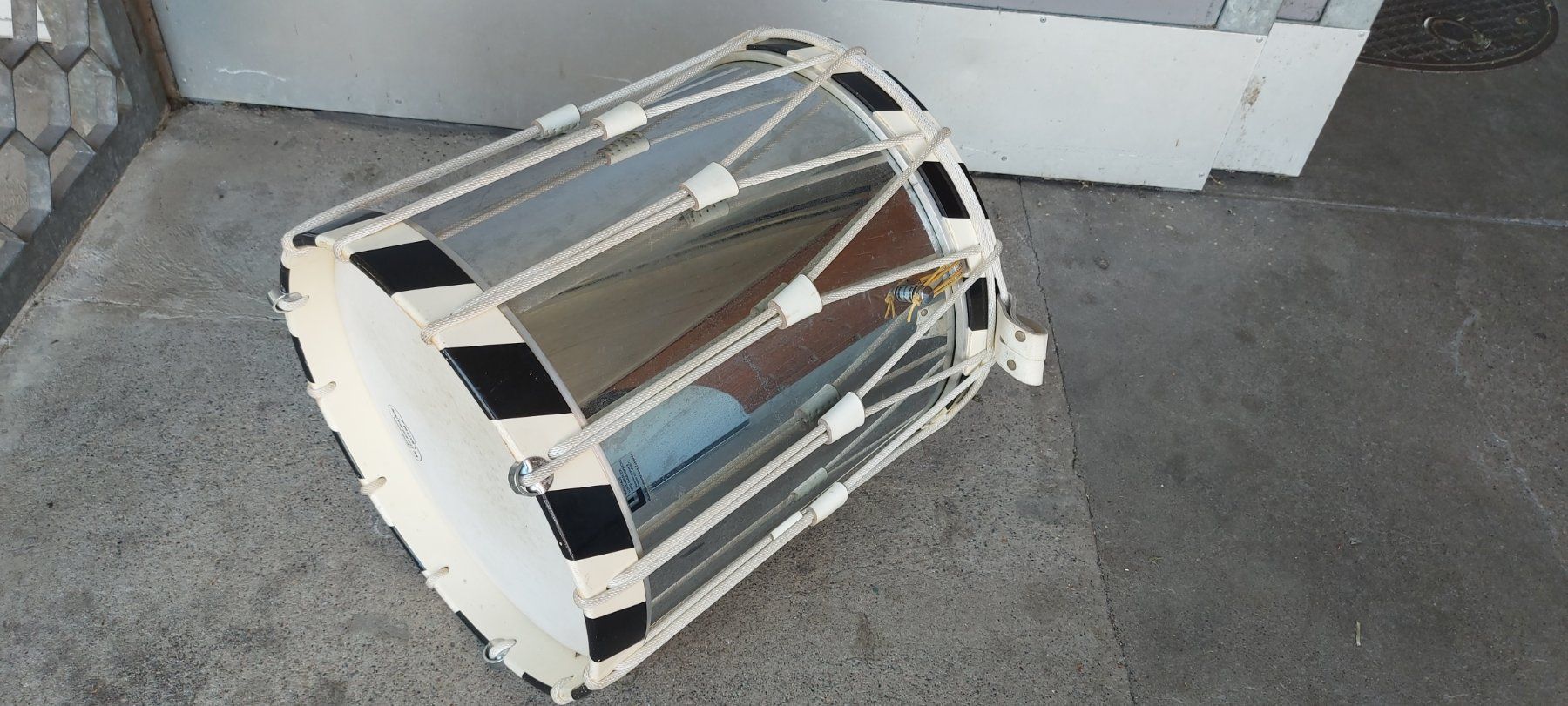 Basler Strumenti musicali: Basler Trommel Gassmann 48x42 Cmm – Usato da Glattbrugg venduto da Swissmusik 2