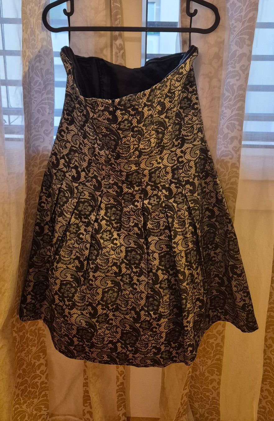 Esprit Vestiti: Robe bustier Esprit argent et noire, taille 40 – Usato da Basel venduto da myr_m6b7 1