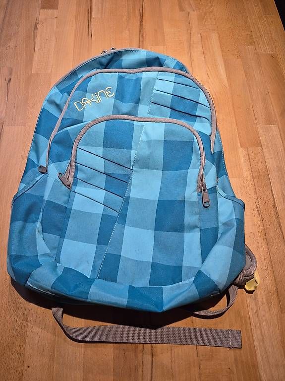 Dakine Rucksäcke: Dakine Rucksack – Gebraucht aus Appenzell von mfi_w59s