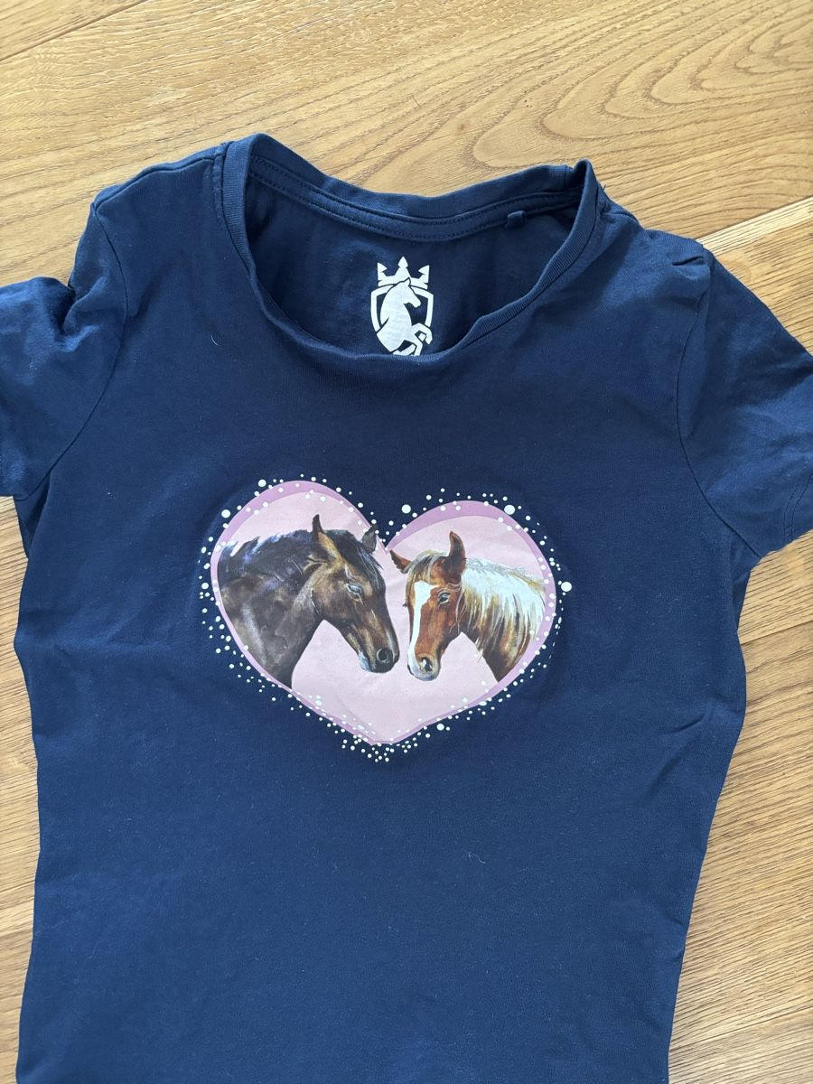 Blouses, T-shirts & Tops: T-Shirt Rössli – D'occasion à Würenlos par Ashley24 2