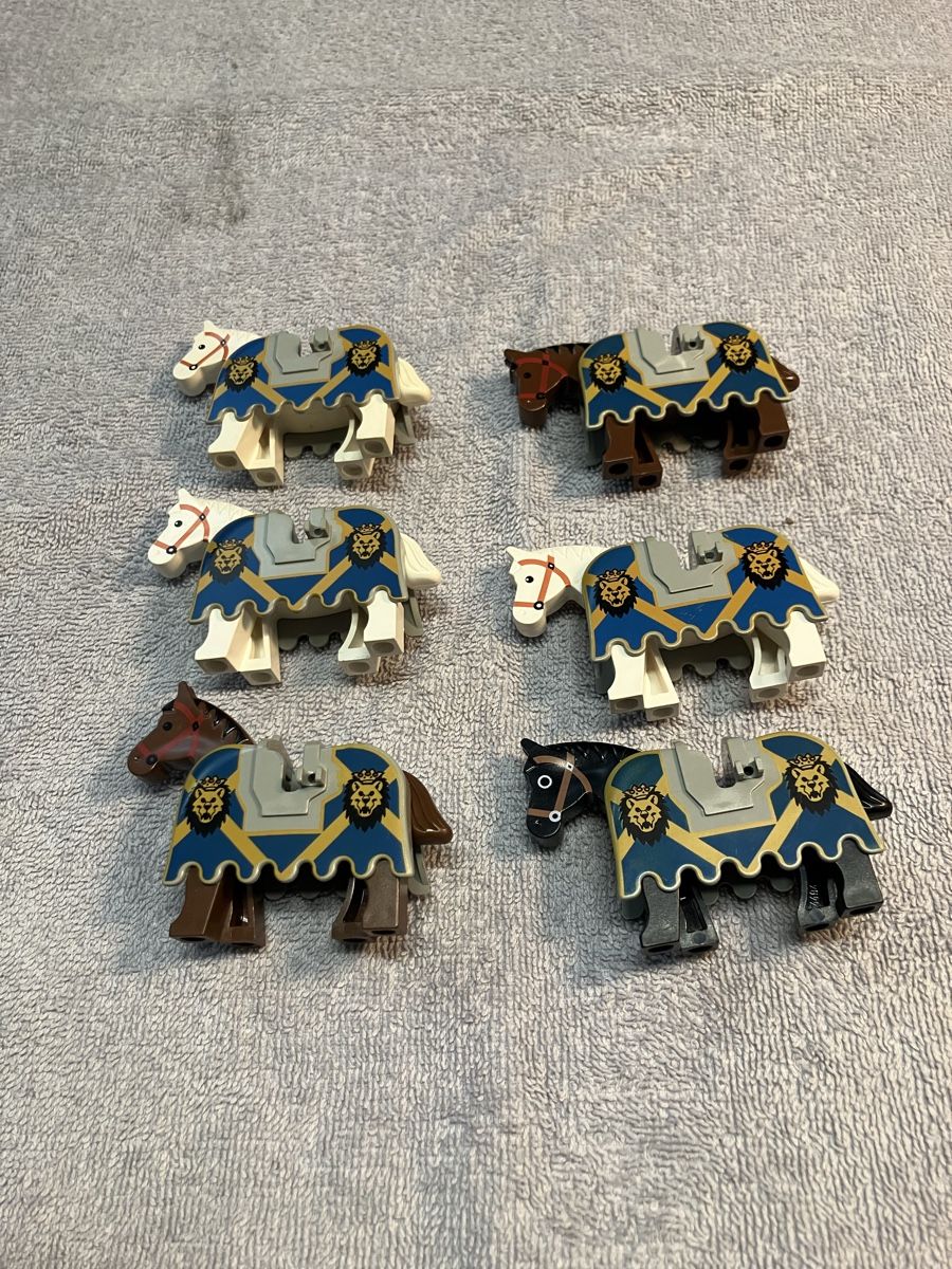 Lego Jeux de construction: Lego Kingdoms Löwenritter Pferde – D'occasion à Luzern par windundsichtschutz 1