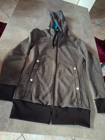 Longue veste capuchon taille M marque O'Neill 15% coton