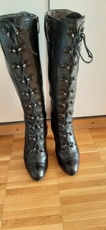 Schicke schwarze Lederstiefel Gr. 38.5