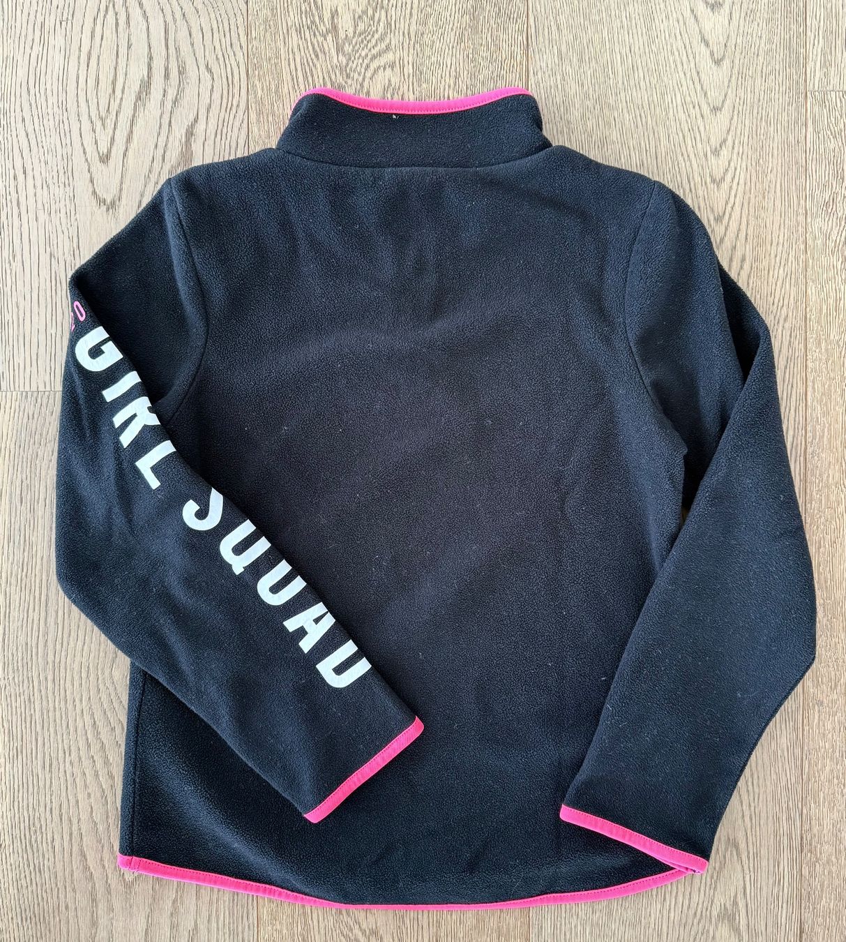 Pullover & Sweatshirts: Schwarzer Fleece-Pulli "Girl Squad", Gr. 140 – Gebraucht aus Cham von Contuc 1