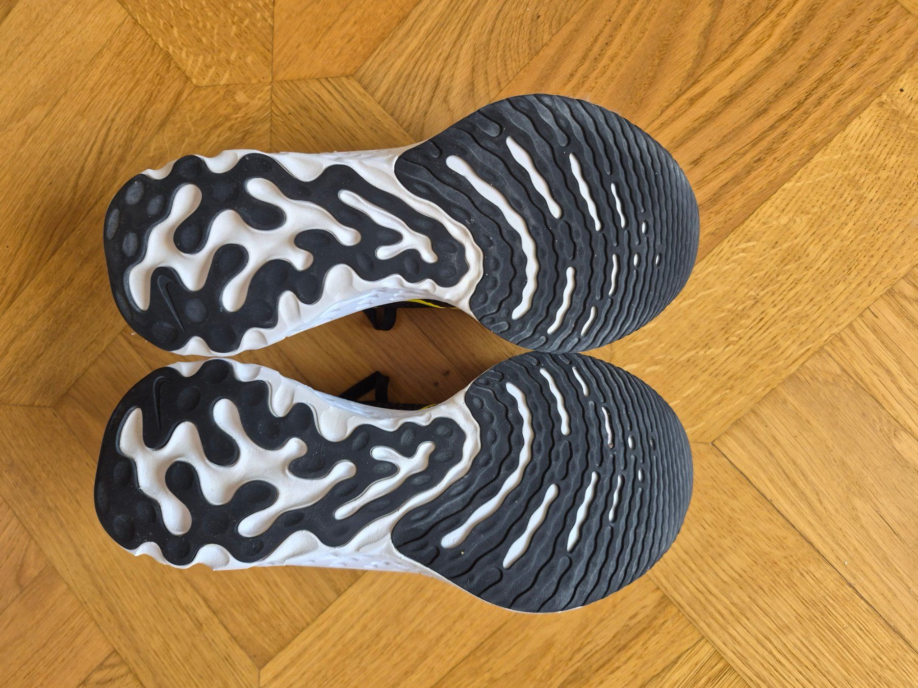 Nike Herrenschuhe: Nike React Infinity Run Flyknit – Gr. 42.5/US 9 - Neuwertig – Neu (gemäss Beschreibung) aus Zürich von Frank-52 4