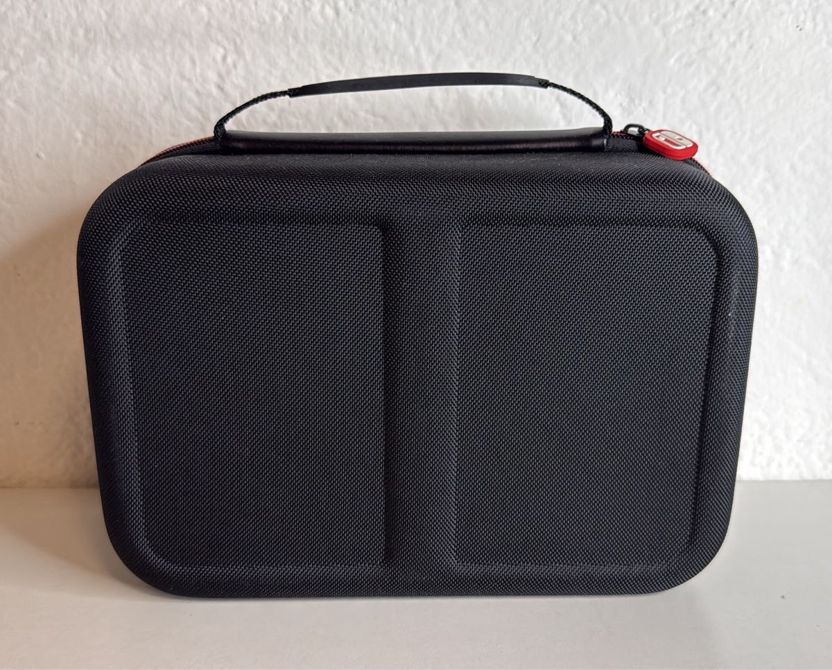 Nintendo Console: Nintendo Switch Carrying Case Black Hard Shell - Good Cond. – Usato da Ehrendingen venduto da bubulence 5