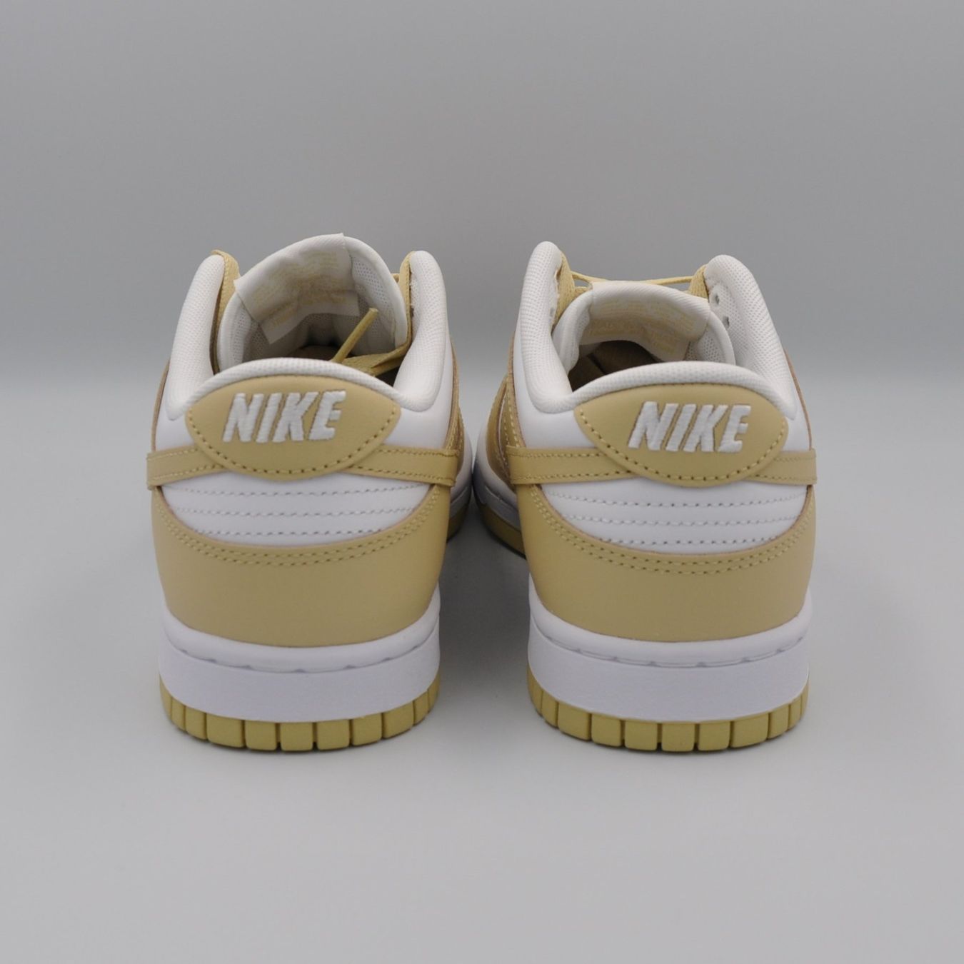 Nike Scarpe da uomo: Nike Dunk Low Team Gold  42 – Nuovo e nell'imballaggio originale da Bern venduto da SneakerheavenLT 4