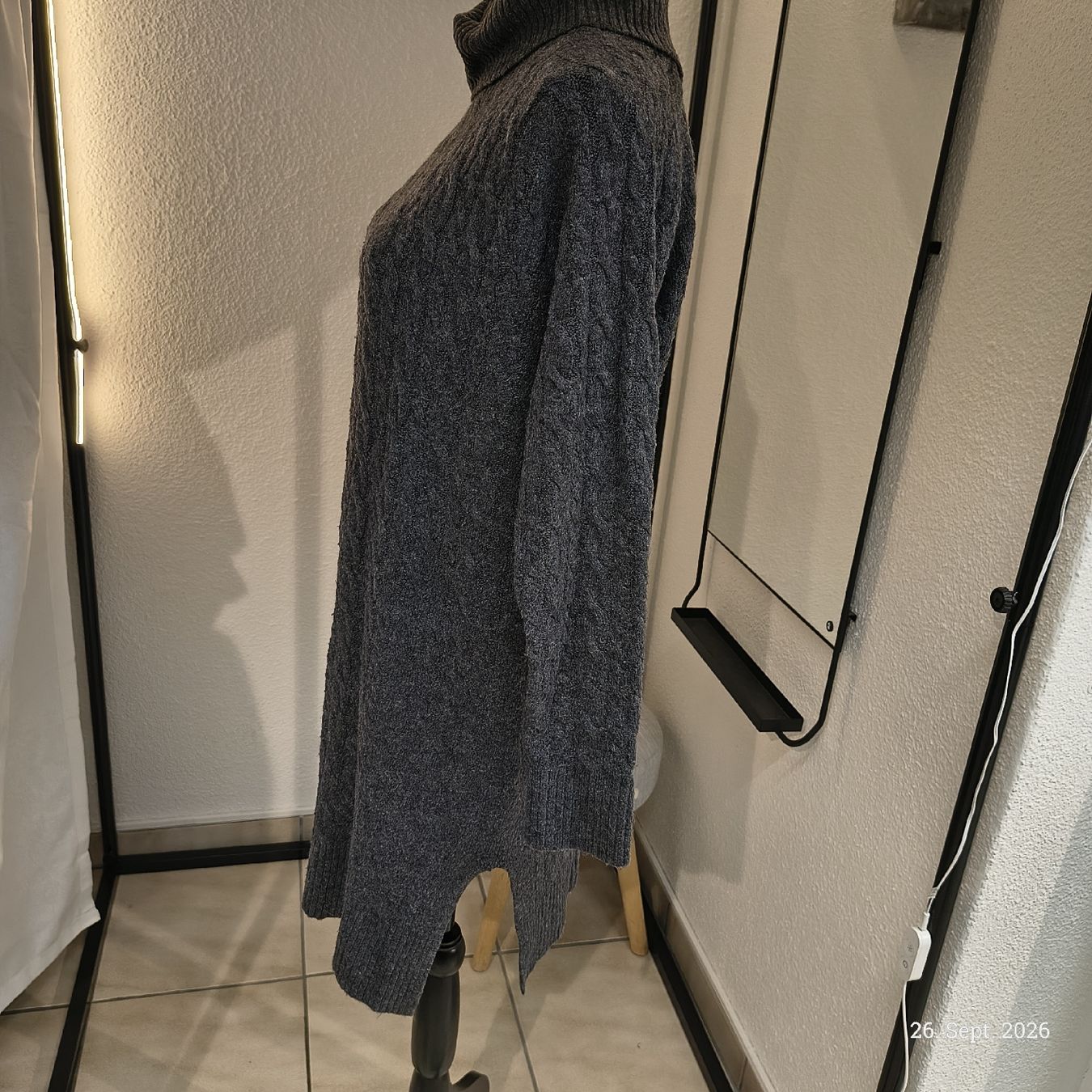 Maglioni & Felpe: Strickkleid Chicoree Rollkragen grau Grösse M – Usato da Emmetten venduto da SecondhandSiska 1