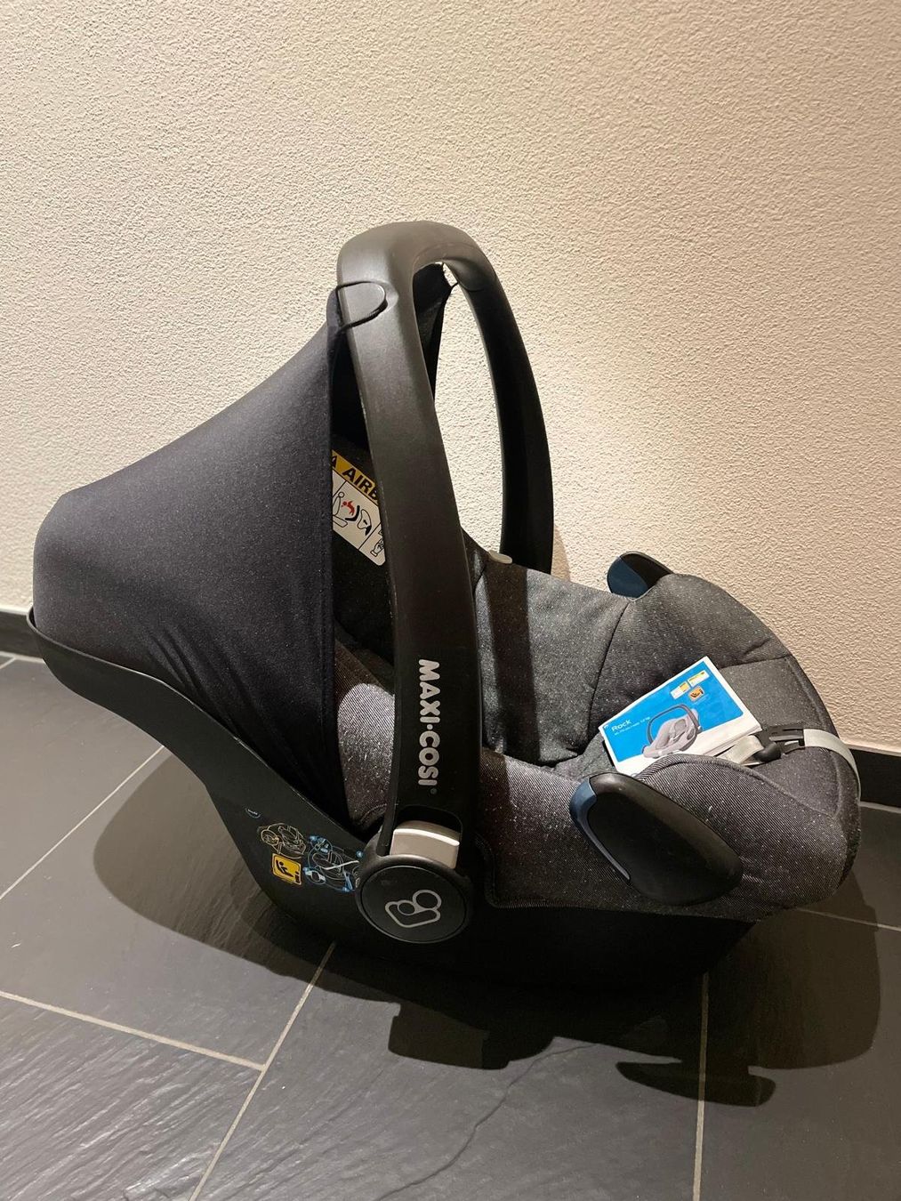 Maxi-Cosi Seggiolini per auto: Babyschale MAXI-COSI "Rock" – Usato da Hombrechtikon venduto da Sturz 1
