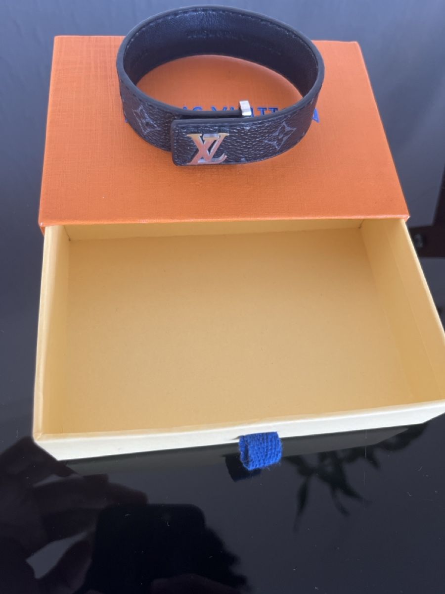 Louis Vuitton Bracciali & Braccialetti: LV Armband – Nuovo (secondo la descrizione) da Kriens venduto da tie_68g2 1