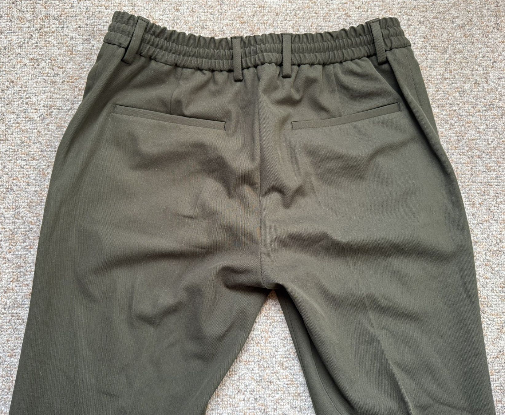 Calvin Klein Pantaloni: Calvin Klein Damenhose Stretch Regular Fit – Usato da Unterseen venduto da Naga99 1