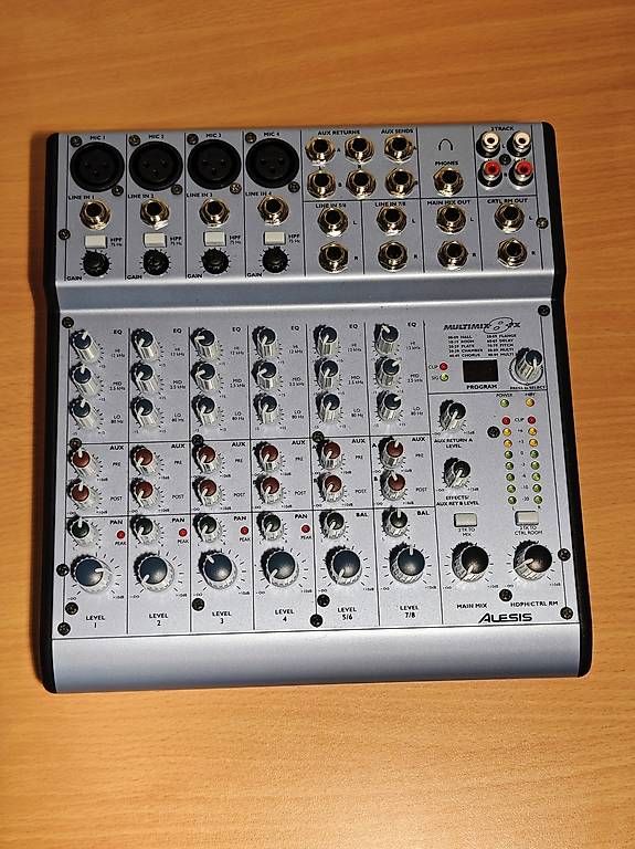 Alesis Console di mixaggio: Alesis Multimix 8 FX Mixer, 2 Microfoni/Mischpult + Mikrofon – Usato da Comano venduto da Mary922