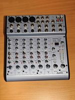 Alesis Multimix 8 FX Mixer, 2 Microfoni/Mischpult + Mikrofon