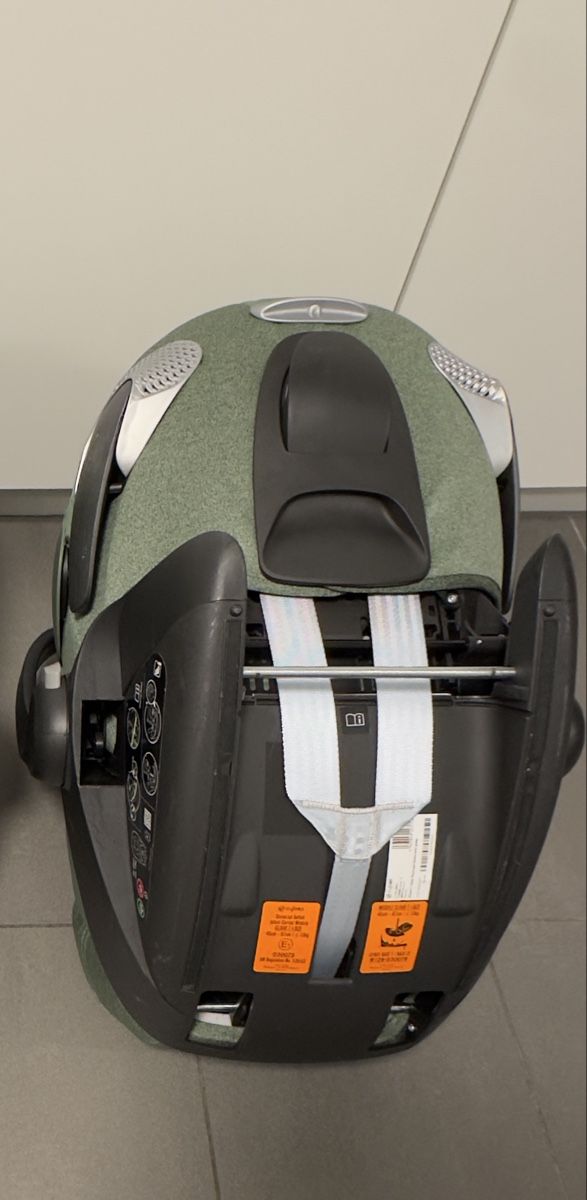 Cybex Seggiolini per auto: Cybex Babyschale mit Isofix Base – Usato da Rümlang venduto da gt20 3
