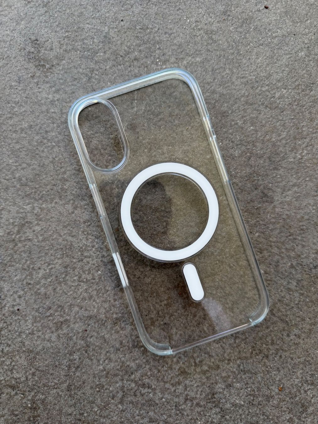 Apple Coques & Protection écran: iPhone 16 Clear Case Apple – D'occasion à Ennetbaden par miboo