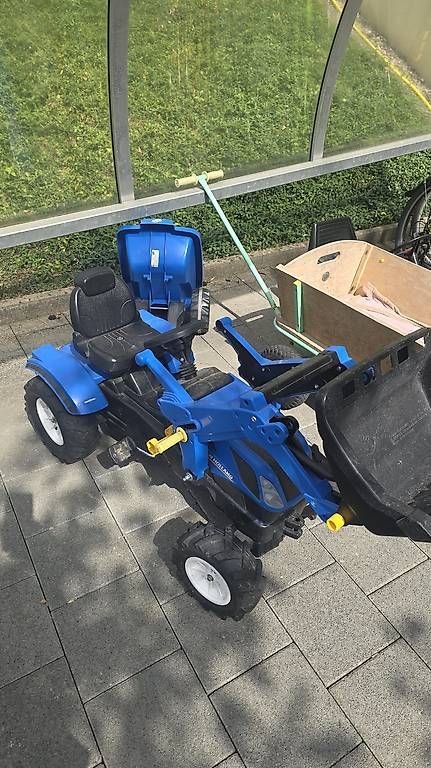 Véhicules pour enfants: Kindertraktor new holland – D'occasion à Busswil BE par Gunona 3