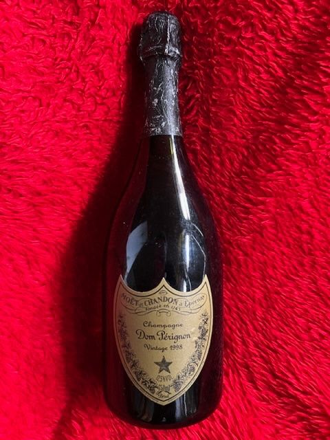 Dom Pérignon Bevande alcoliche: Dom Perignon 1998 Champagner – Nuovo (secondo la descrizione) da Hilterfingen venduto da Jeeone