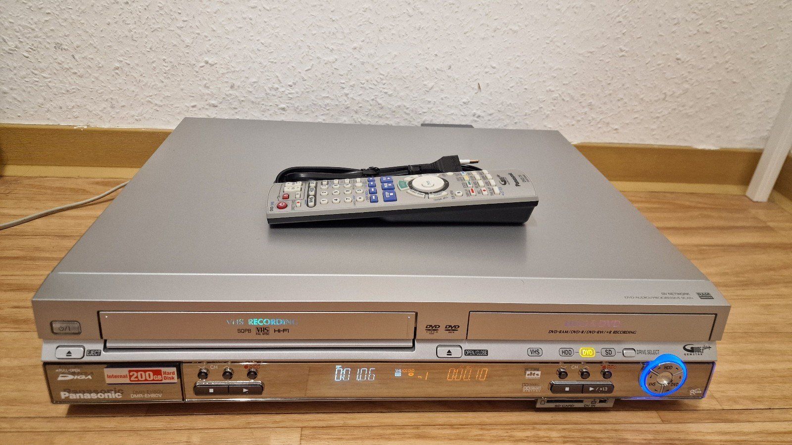 Panasonic Aufnahmegeräte: PANASONIC VCR /DVD/HDD REKORDER dmr e80 revidiert – Gebraucht aus Bettlach von bet_zy9k 2