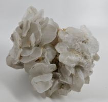 Calcit in der Fingernagel-Form, Steinbruch Nuolen, Schwyz