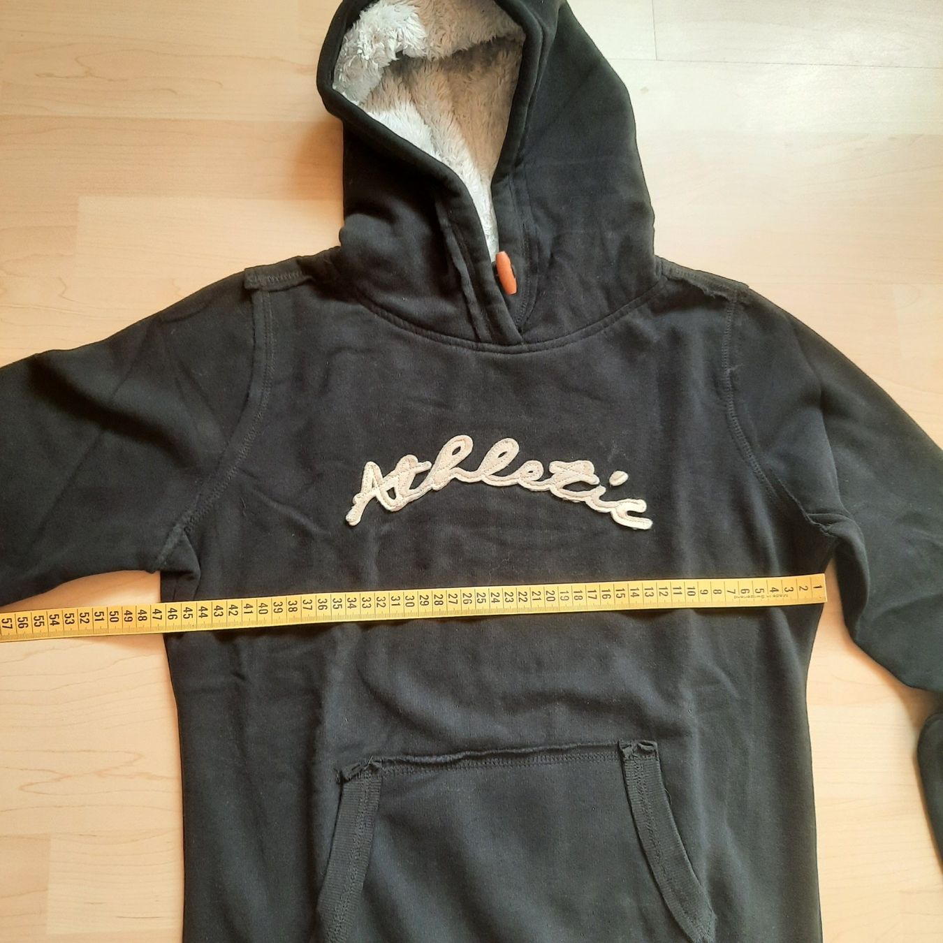 Pullover & Sweatshirts: Pullover – Gebraucht aus Hinwil von Zom 4
