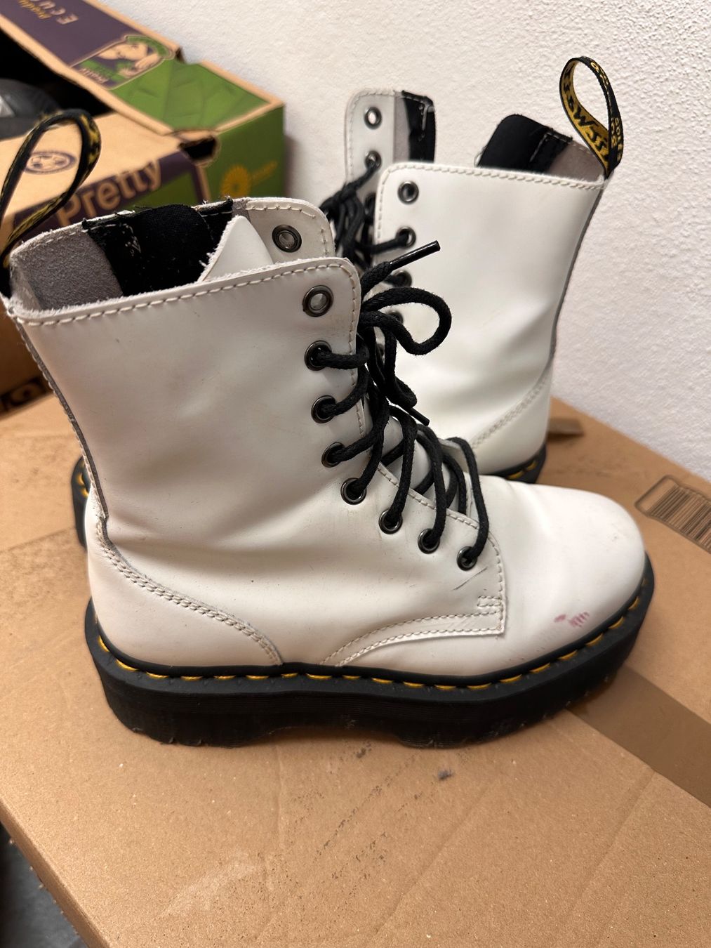 Dr. Martens Scarpe da donna: Dr. Martens weiss – Usato da Zürich venduto da Naohmyxraphaela 1