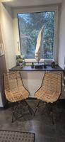 2 Rattan Stühle mit Metallgestell