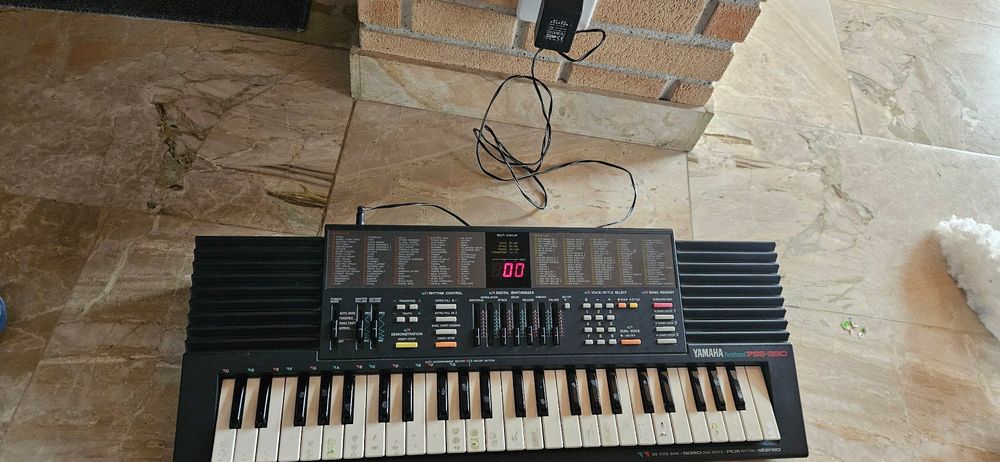 Yamaha PortaSound PSS-390 Keyboard - Vintage Rarität! (Gebraucht