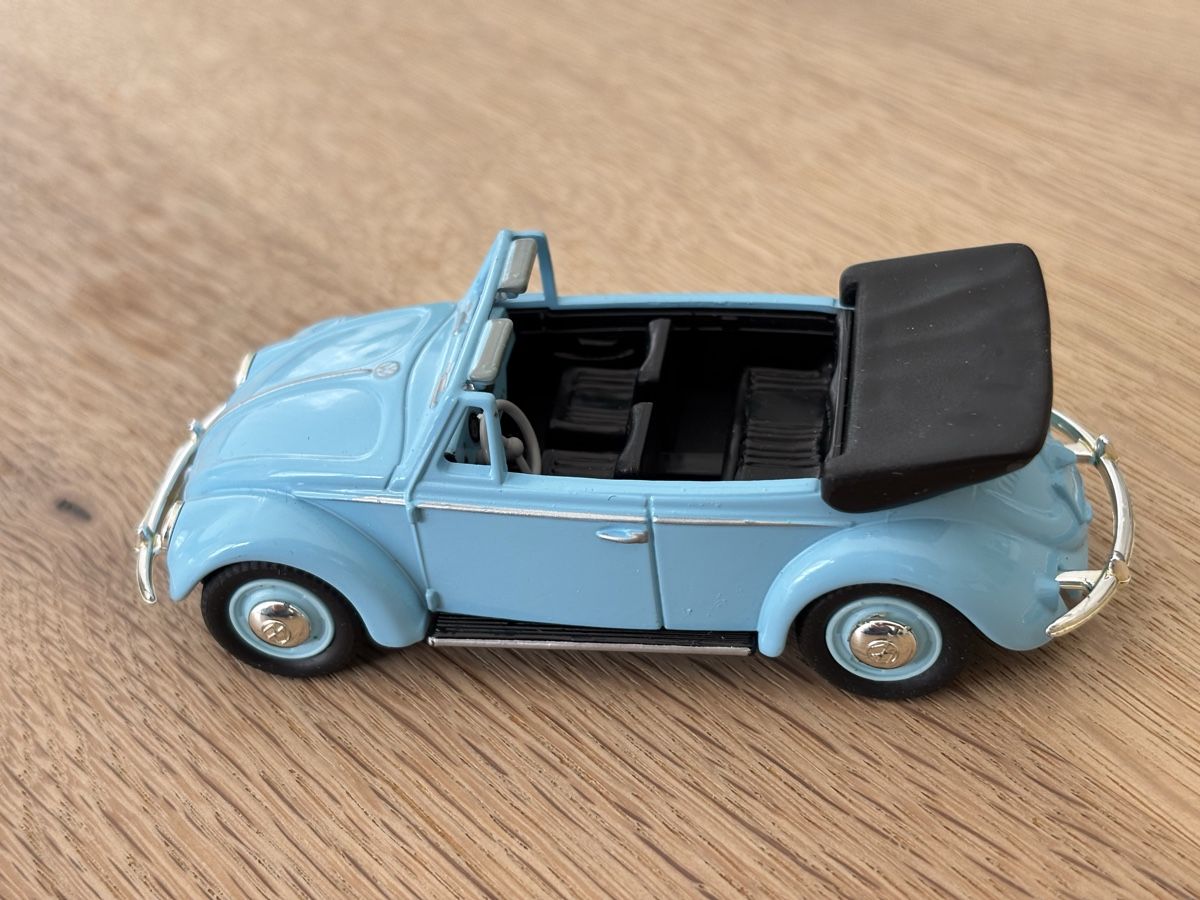 Volkswagen Modellini d'auto: 1 VW Käfer**Cabriolet**1:43** – Nuovo (secondo la descrizione) da Volketswil venduto da Car6 3