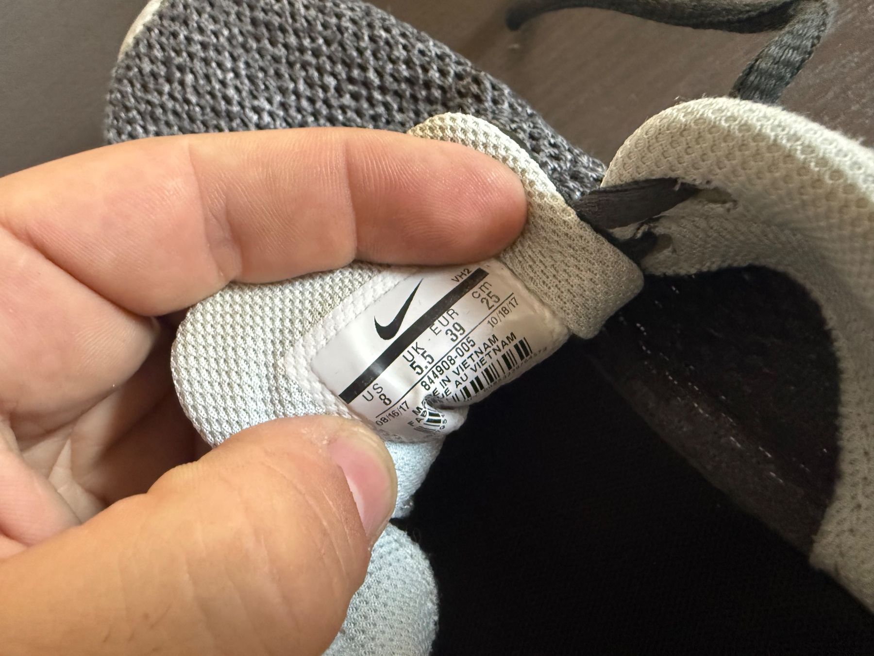Nike Scarpe da donna: Nike Laufschuhe Gr. 39 – Usato da Goldach venduto da jil_vnd8 1