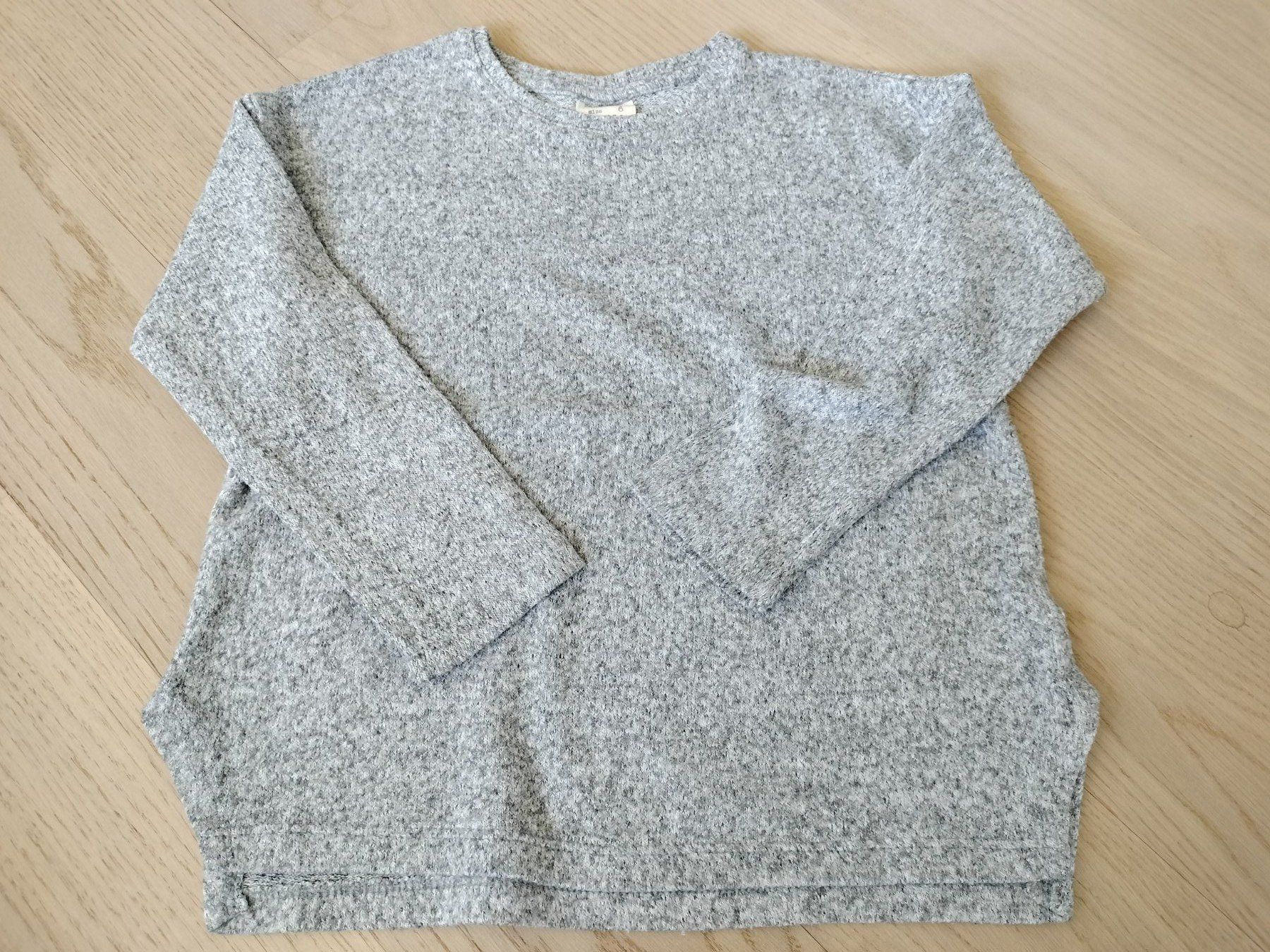 Pullover & Sweatshirts: Pullover Mädchen Grösse 116 – Gebraucht aus Neftenbach von TheKringel