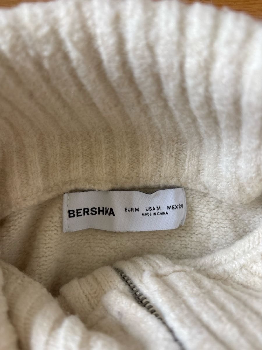 Bershka Maglioni & Felpe: Zip-up Pulli weiss-gestreift, Gr. M, neuwertig! – Usato da Grosshöchstetten venduto da annalena288 2