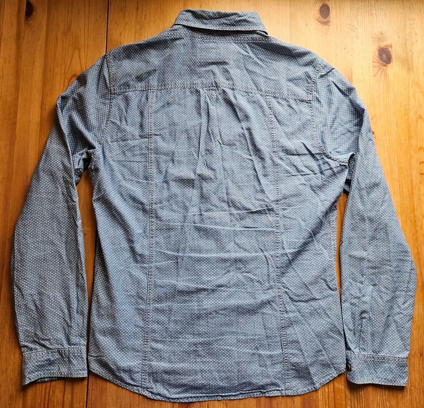 Guess Camicie: Hemd Guess Grösse L – Usato da Hägglingen venduto da United-Village-Trade 6