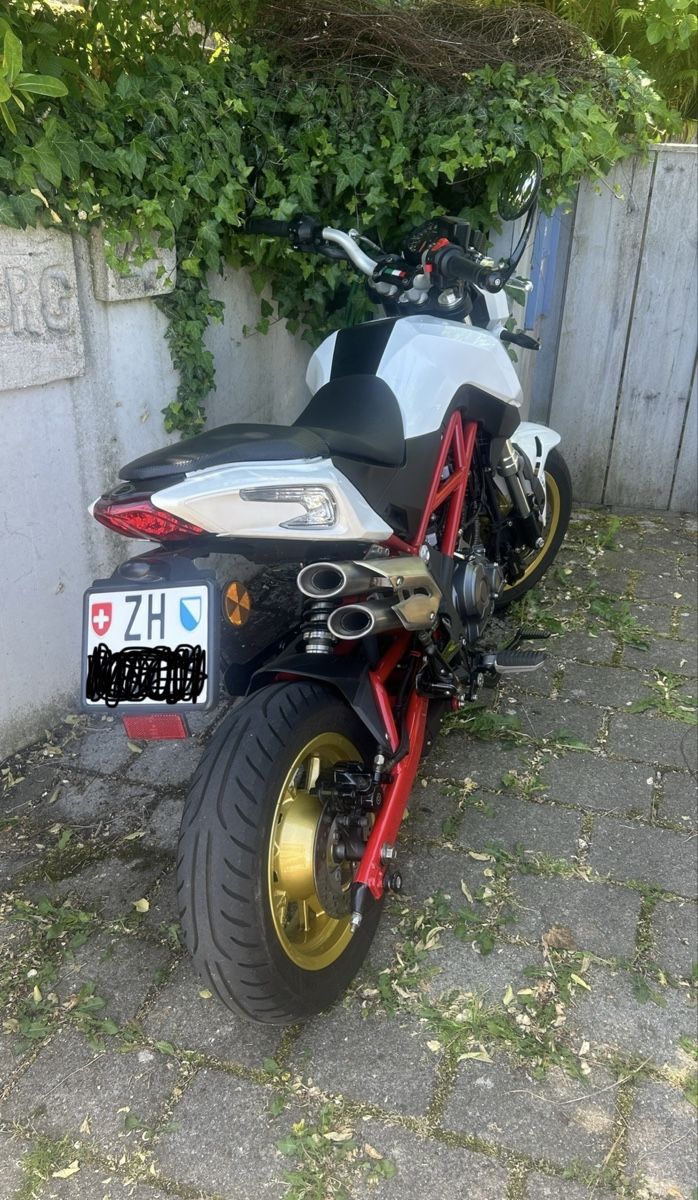Benelli Strada: Benelli TNT Tornado 125 Motorrad – Usato da Zürich venduto da Runakaja