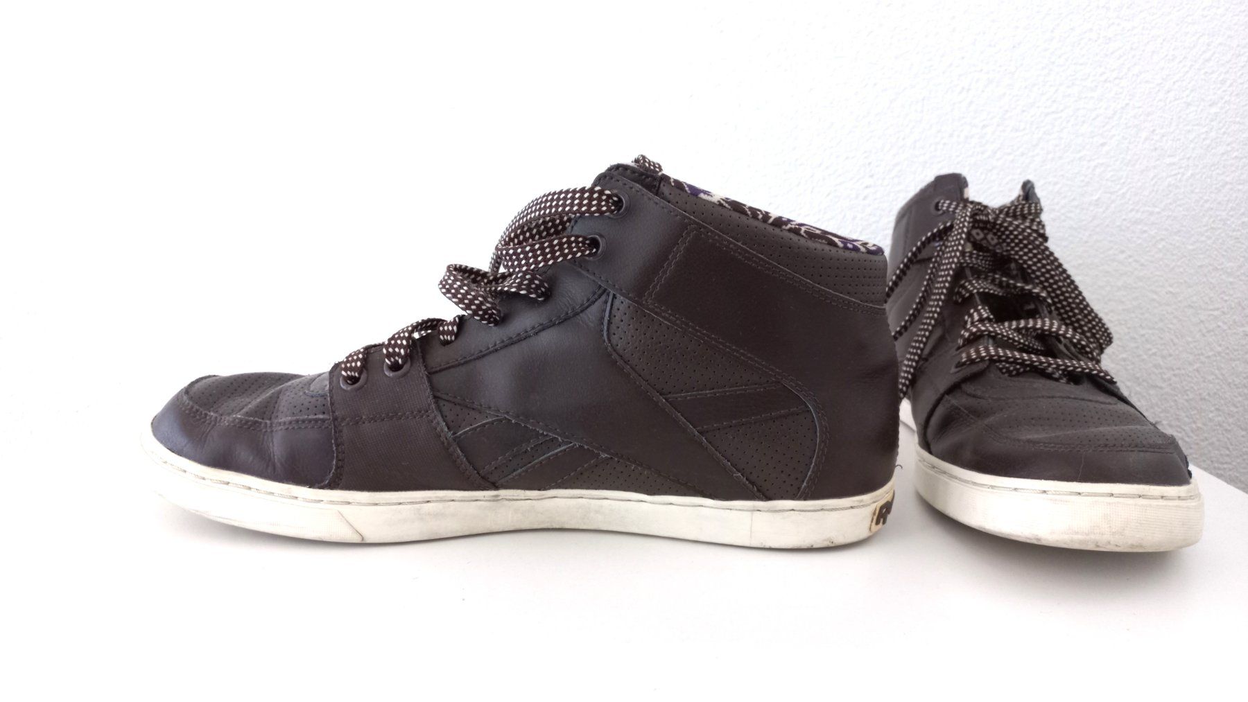 Reebok Scarpe da uomo: Reebok Herren Leder Sneacker Gr. 45 – Usato da Bévilard venduto da belkin 3