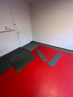 Turnhallenboden mit Matten & Schaumstoff, guter Zustand