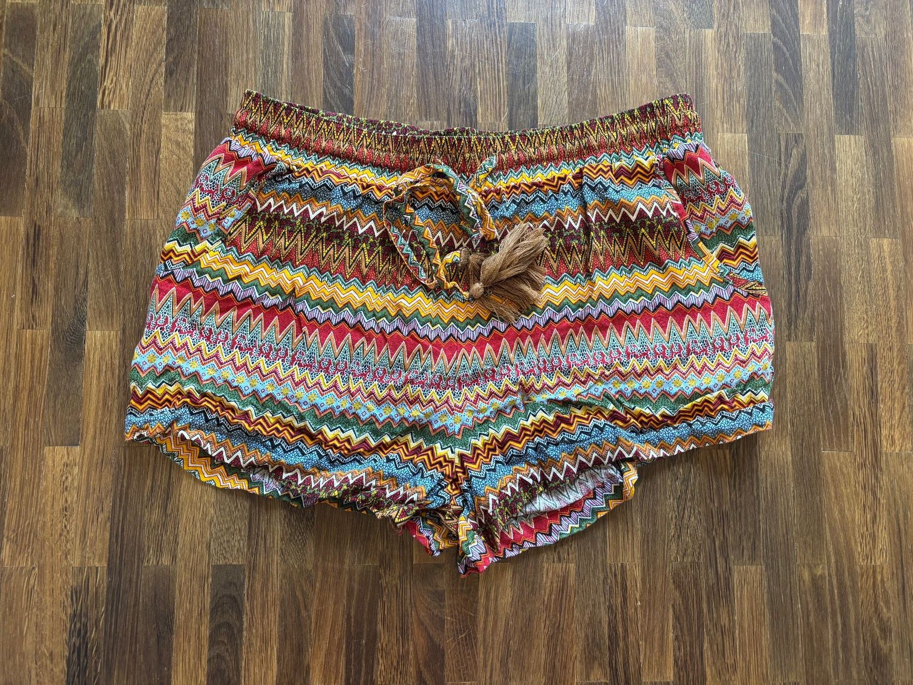 Pantaloni: Atmosphere Sommer-Shorts, Gr. 38, gemustert – Usato da Hinwil venduto da liviipivii