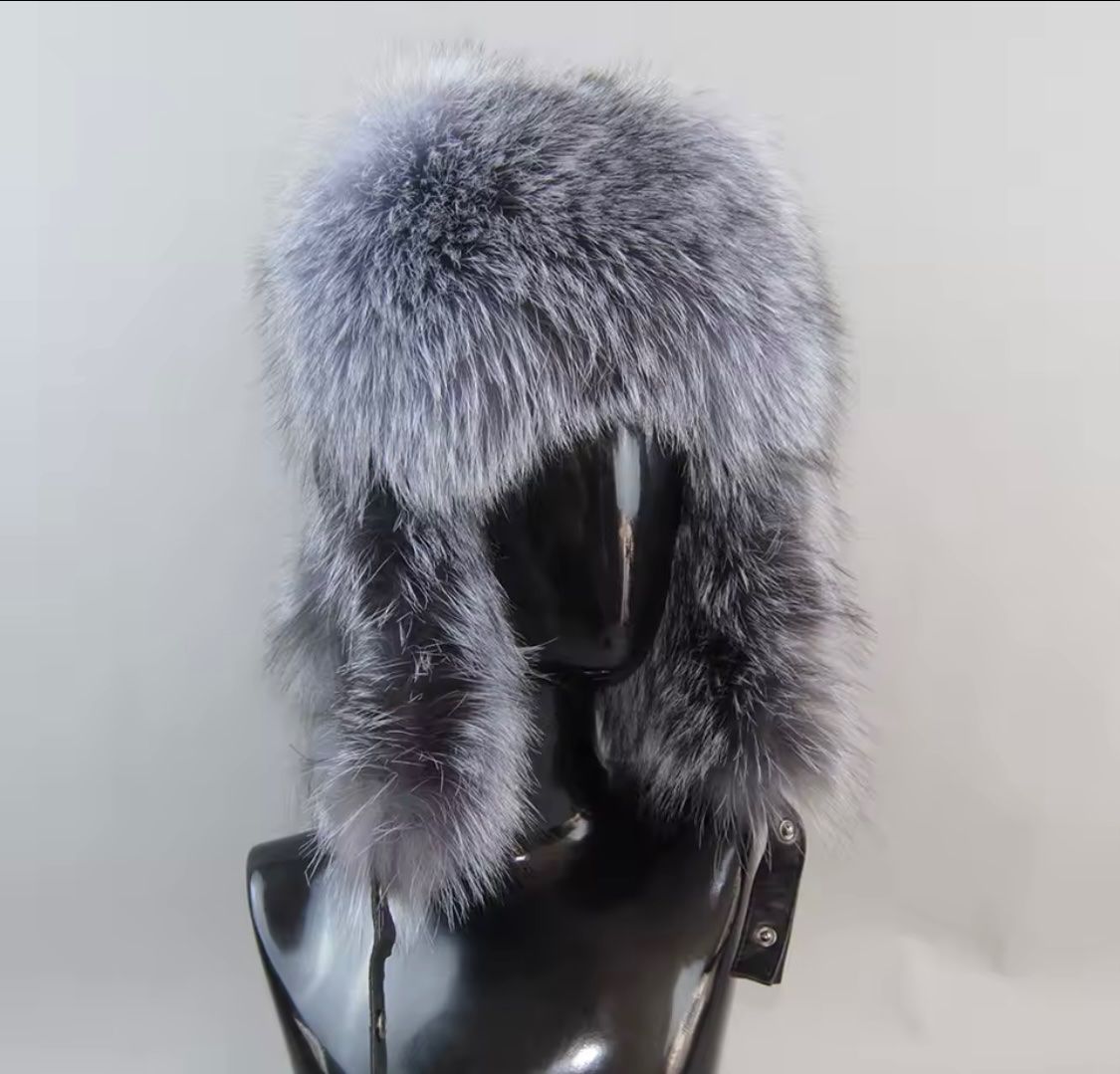 Hüte, Mützen & Caps: Flauschige Mütze – Neu und originalverpackt aus Kloten von swarovski16 2