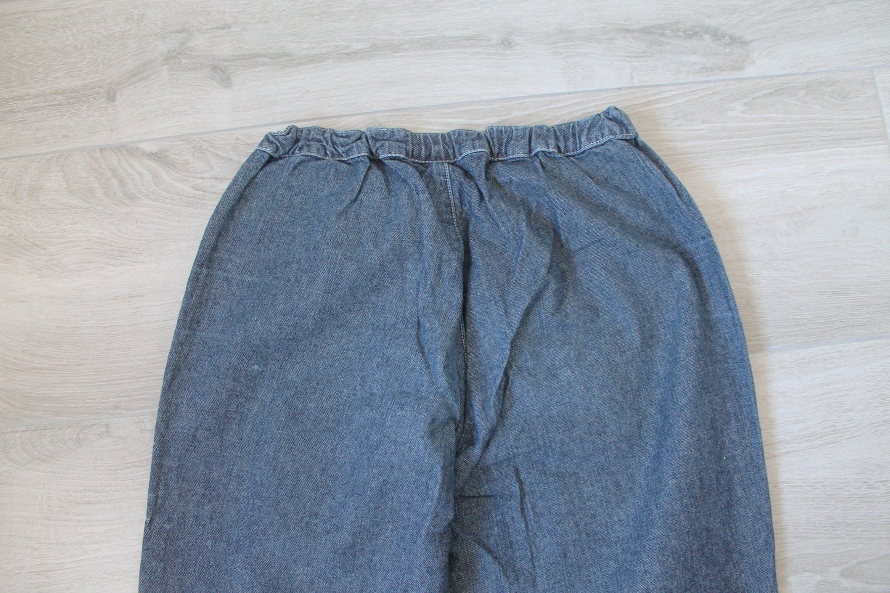 Desigual Pantaloni: Pantacourt DESIGUAL taille 42 – Usato da Chez-le-Bart venduto da jasse 2