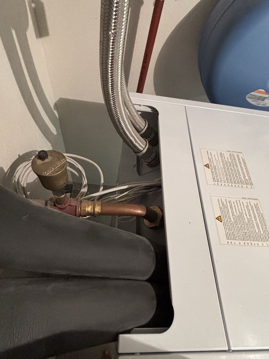 Radiatori: Vaillant Geotherm Wärmepumpe – Usato da Jona venduto da Sayaa 4
