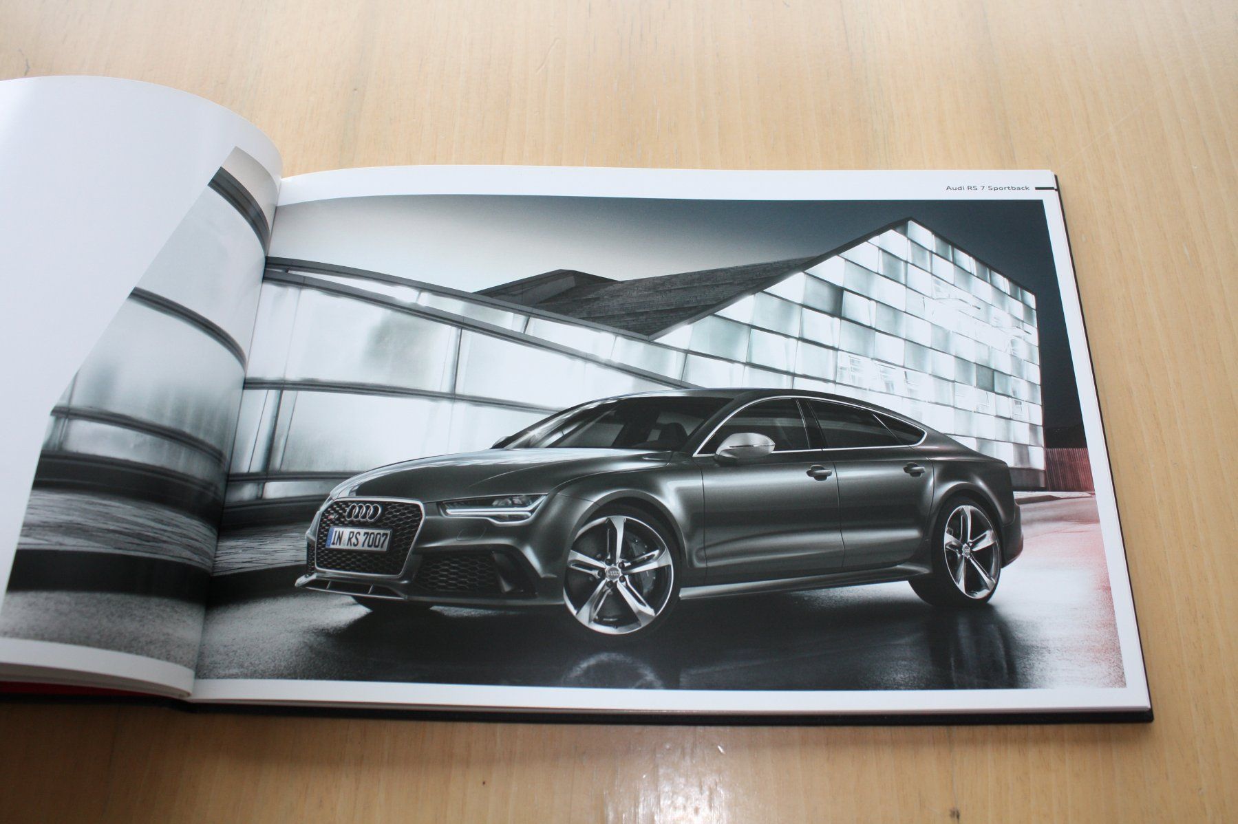 Audi Dokumente: Audi RS7 Hardcover Prestige Prospekt 4/2016 – Gebraucht aus Wikon von erwin400 4