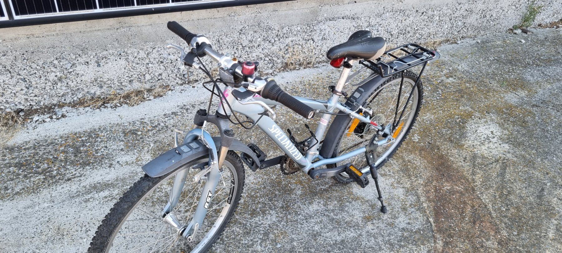 Specialized Biciclette: Kinder Velo Specialized 24" – Difettoso da Zürich venduto da beaahaus 2