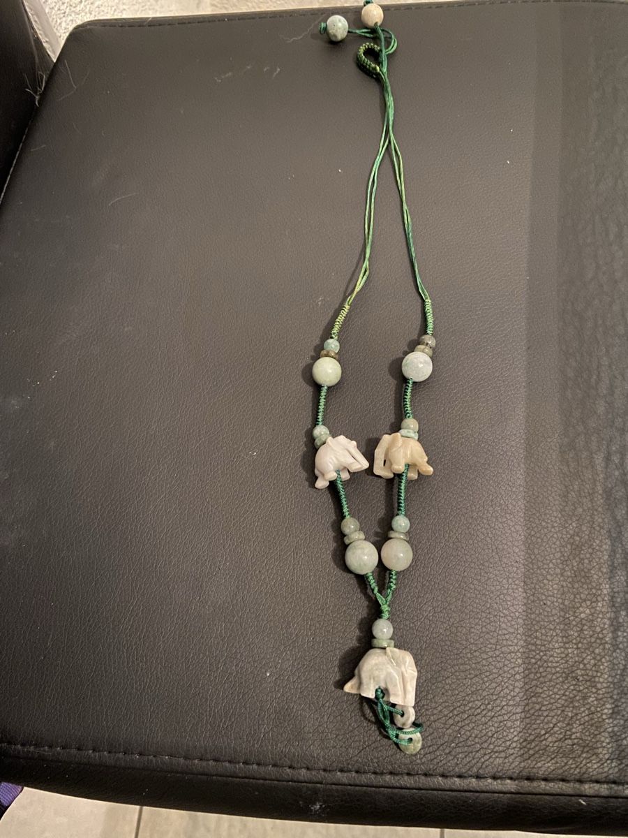 Catenine: Schöne echte Jade Elefantenkette – Nuovo (secondo la descrizione) da Oftringen venduto da andrax