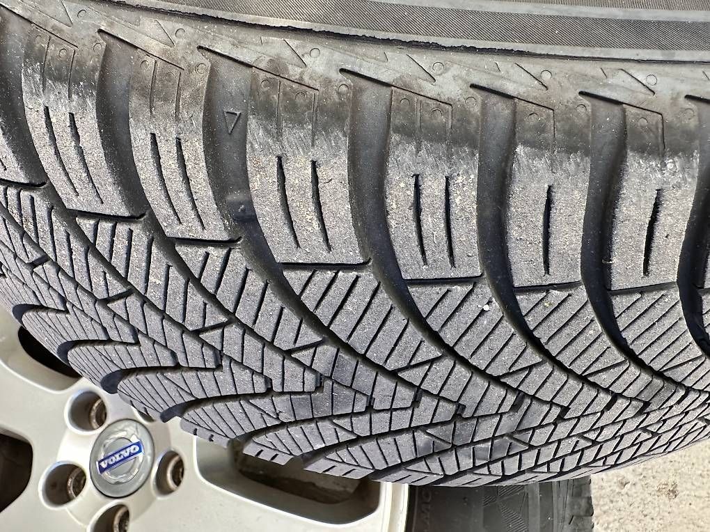 Volvo Pneus & Roues: VOLVO XC60 2010 18" Original Winterräder – D'occasion à Lyssach par damorest 6