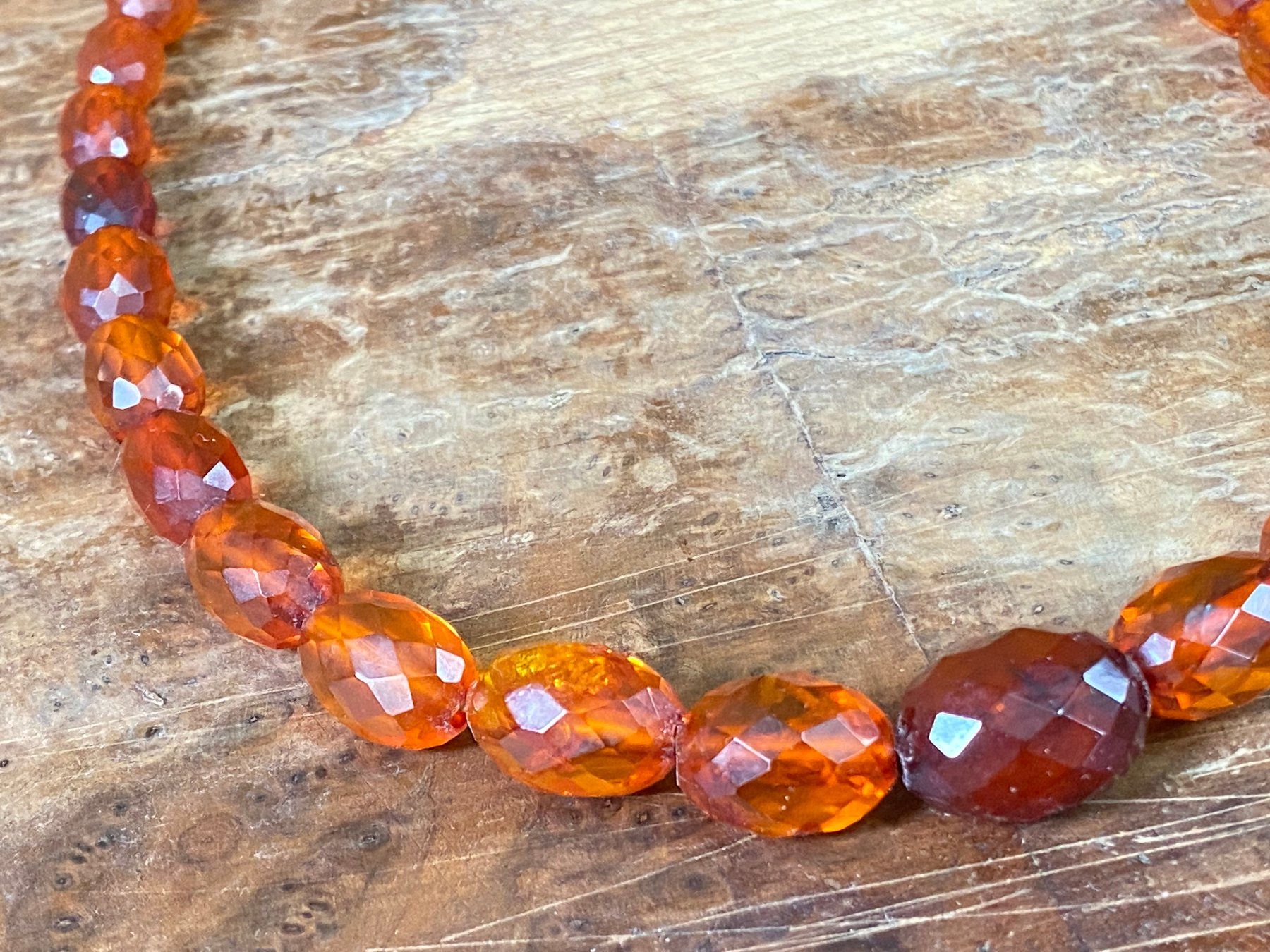 Catenine: Vintage Elegante Facettierte Bernsteinkette – Usato da Schaffhausen venduto da vintageville 5