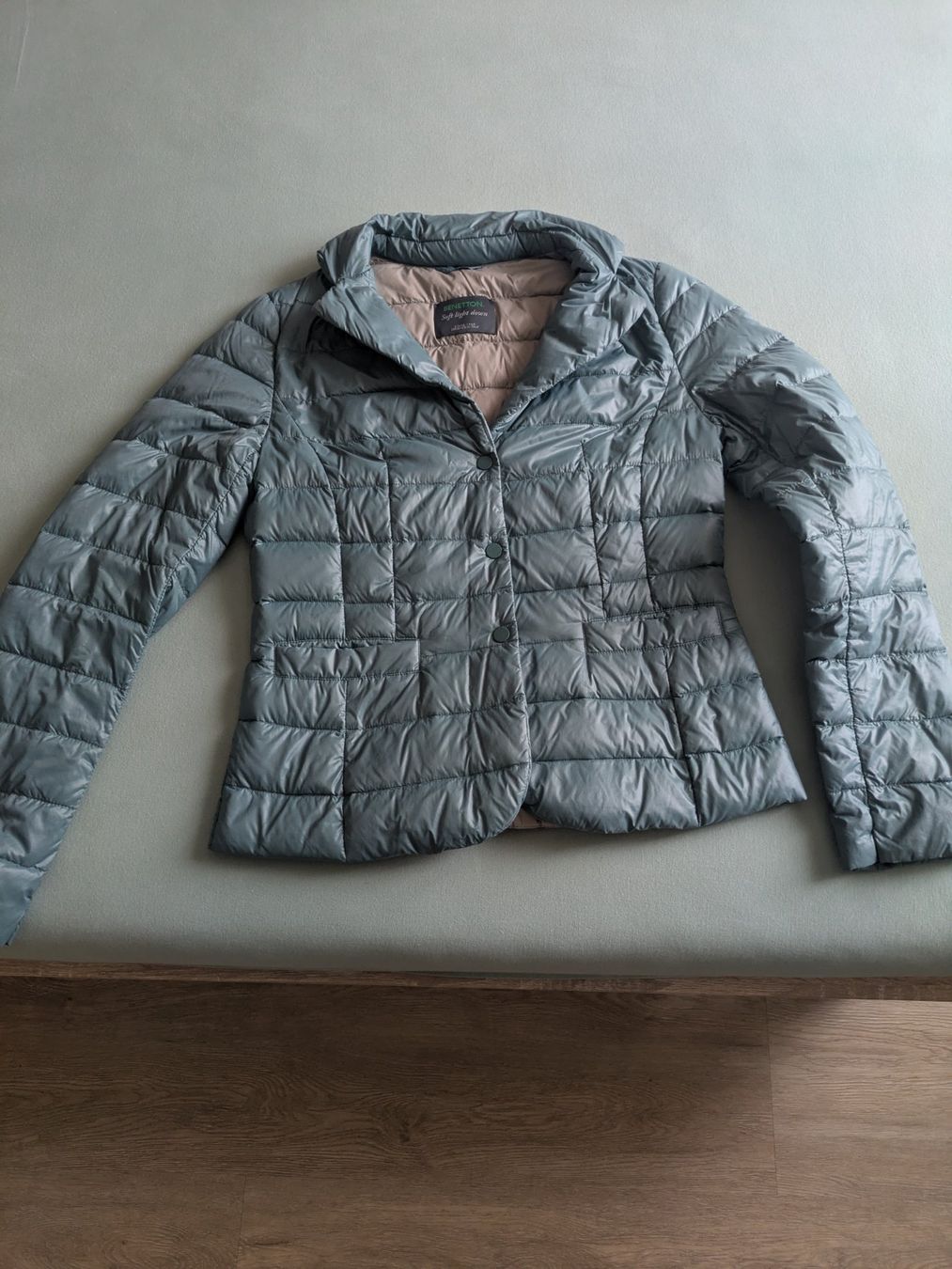 Benetton Jacken: Benetton Women's Light Jacket Size 40 IT Grey – Gebraucht aus Losone von AlpineLayer 1
