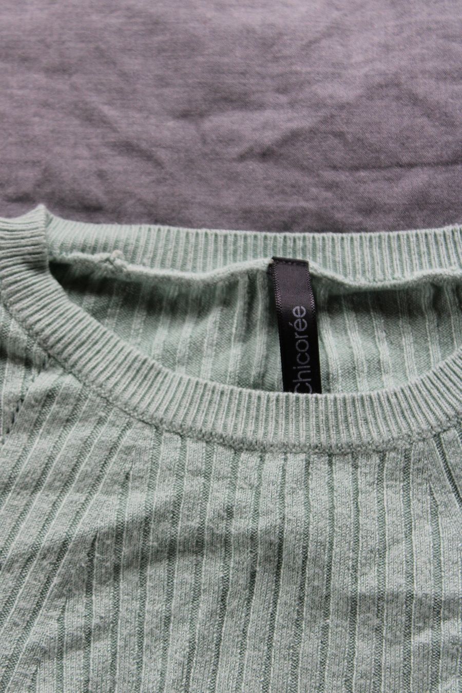 Camicette, T-shirt & Top: Chicorée T-Shirt gerippt hellgrün – Usato da Hombrechtikon venduto da lehnerrr 1