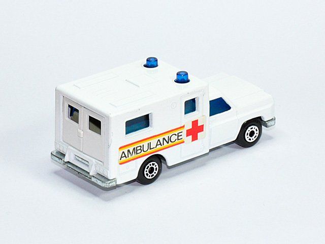Matchbox Modellini d'auto: Matchbox Lesney Superfast No.41 AMBULANCE / ORIGINALBOX – Usato da Zufikon venduto da MatchboxCorner 1